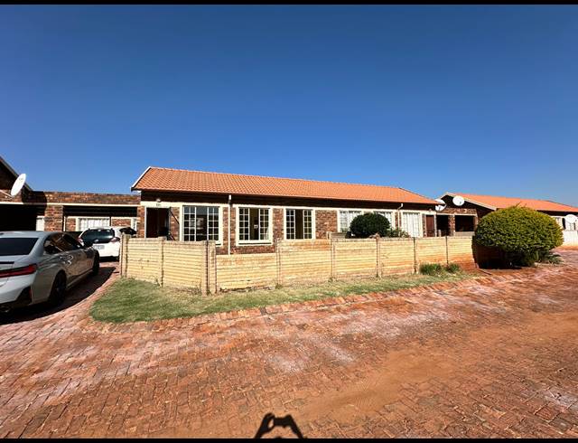 3 BEDROOM DUPLEX FOR SALE IN THE ORCHARDS